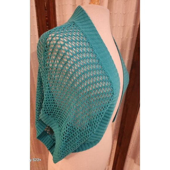 C5 Faded Glory knitted or crocheted Turquoise shrug - Picture 3 of 8